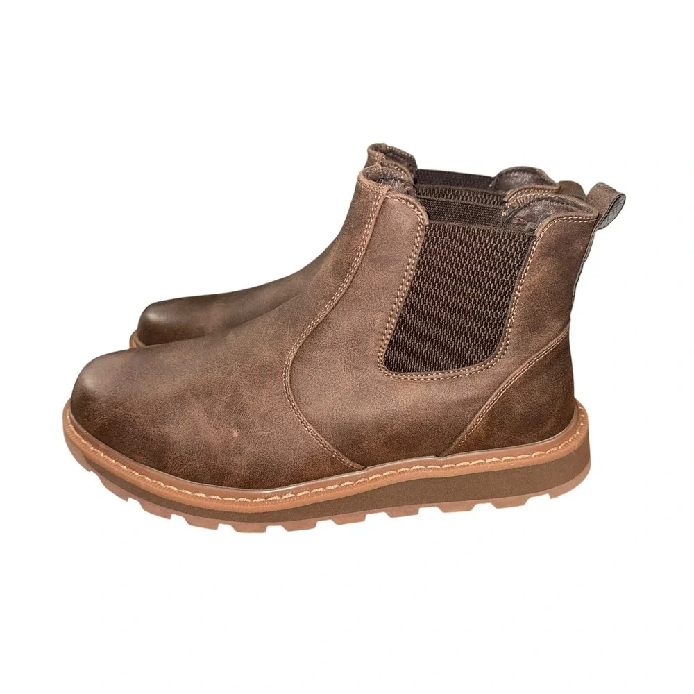 NEW Deer Stags Jameson Chelsea Boots Mens 8M Brown Pull On Lug Sole Ankle Boots